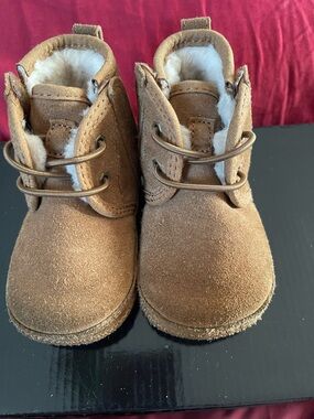 UGG toddler Chestnut Suede Shearling-Lined Boots